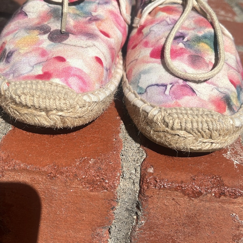 Soludos Shoes - Picture 5 of 12